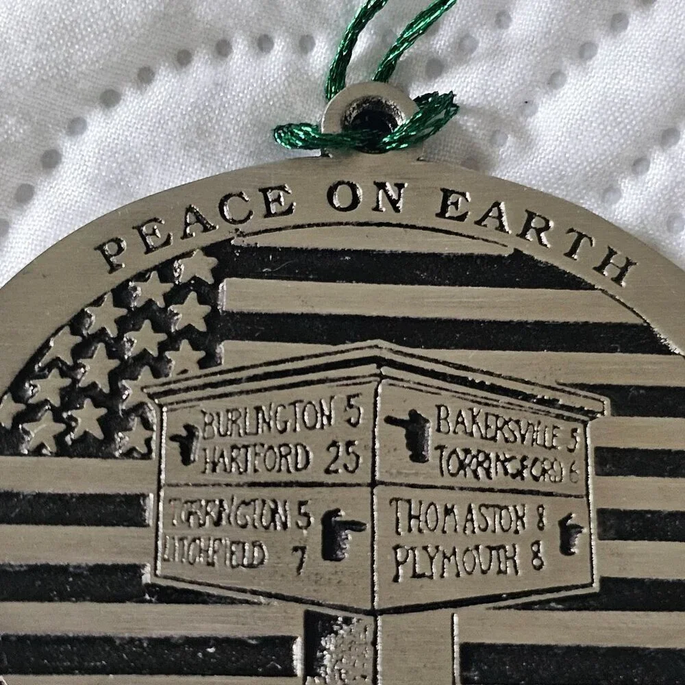 Harwinton CT 2001 Peace On Earth Ornament Woodbury Pewter Handcrafted USA